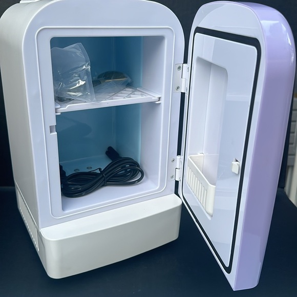 New BEBE Beauty Fridge in Purple Color - Picture 5 of 6